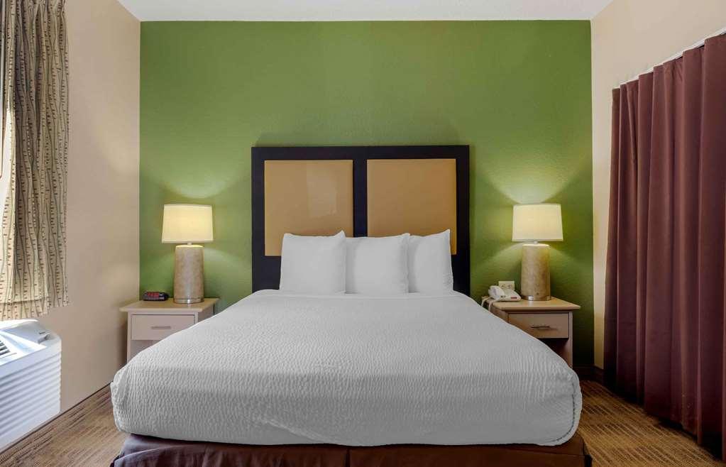 Extended America Select - Dallas - Colinas - Meadow Creek Dr 2* Irving
